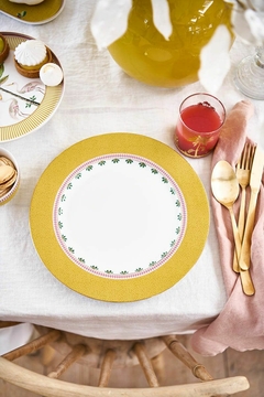 PLATO LA MAJORELLE AMARILLO 26.5CM - SENTIDO