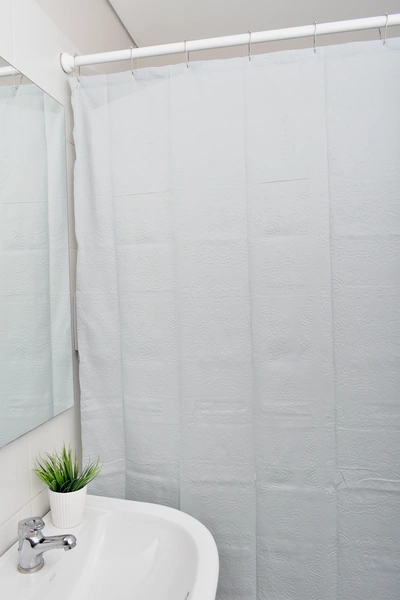 Cortina de Baño de Tela + ganchos roller - comprar online