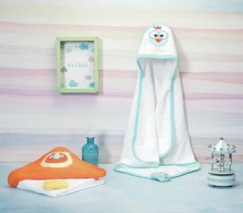 TOALLON CON CAPUCHA COLOR BEYBE