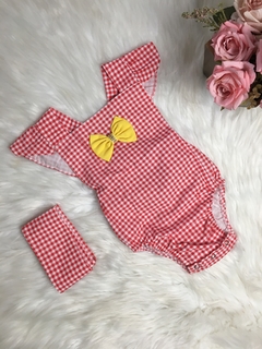 Banho de Sol com Turbante Xadrez Vermelho e Amarelo - 0 a 6 meses