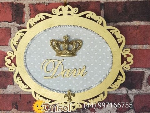 Moldura em MDF 3 MM Pintada de Dourado com coroa em resina Dourada - MODELO P003 - comprar online