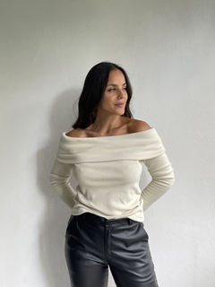 Imagen de REMERA OFF SHOULDER MORLEY FRIZADO - ALDANA
