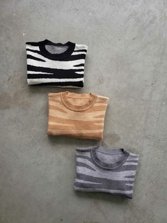 SWEATER TEJIDO EN DOBLE HEBRA DE BREMER DISENO CEBRA - SWEATER BELLA en internet
