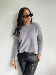SWEATER TEJIDO DOBLE HEBRA BREMER PUNTO INGLES TAJOS - SWEATER BIANCA - Dasom | MAYORISTA