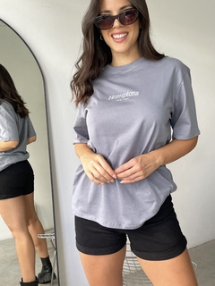 REMERON ALGODON OVERSIZE ESTAMPADO "HAMPTONS" - REMERON HAMPTONS - Dasom | MAYORISTA