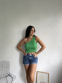 MUSCULOSA ASIMENTRICA CON CUT OUT LATERAL - HOLLY - Dasom | MAYORISTA