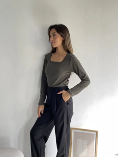 REMERA MANGA LARGA CUELLO CUADRADO MORLEY FRIZADO - REMERA LIZETH en internet