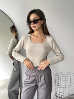 REMERA MANGA LARGA CUELLO CUADRADO MORLEY FRIZADO - REMERA LIZETH - comprar online