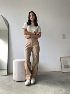 PANTALON CUERINA PU RECTO FRIZADO POR DENTRO - SARA - tienda online