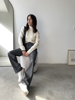 PANTALON CUERINA PU RECTO FRIZADO POR DENTRO - SARA - Dasom | MAYORISTA