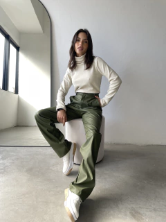 GANGA - PANTALON CUERINA PU RECTO FRIZADO POR DENTRO - SARA