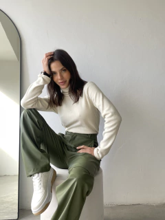 Imagen de GANGA - PANTALON CUERINA PU RECTO FRIZADO POR DENTRO - SARA