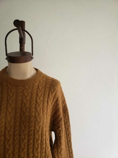 Imagen de SWEATER ANCHO TEJIDO HILO FRISADO TRENZAS - SWEATER TRIANA