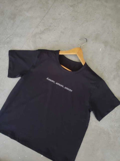 OFERTA X 2 - REMERA AMORE (info y stock disponible debajo de foto) - Dasom | MAYORISTA