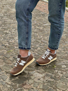 Tenis New Balance 373v2 1323138 Marrom/white Marrom/white na internet