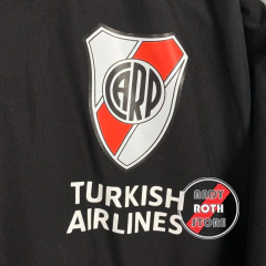 Imagen de campera rompeviento 2022