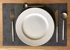 Plato De Sito Mantel Individual Reversible Gris Visón - comprar online