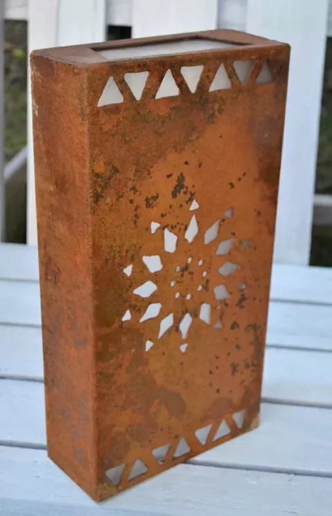 Lámpara Aplique Chapa Sol Calada Óxido C/protección 35x18x8 cm