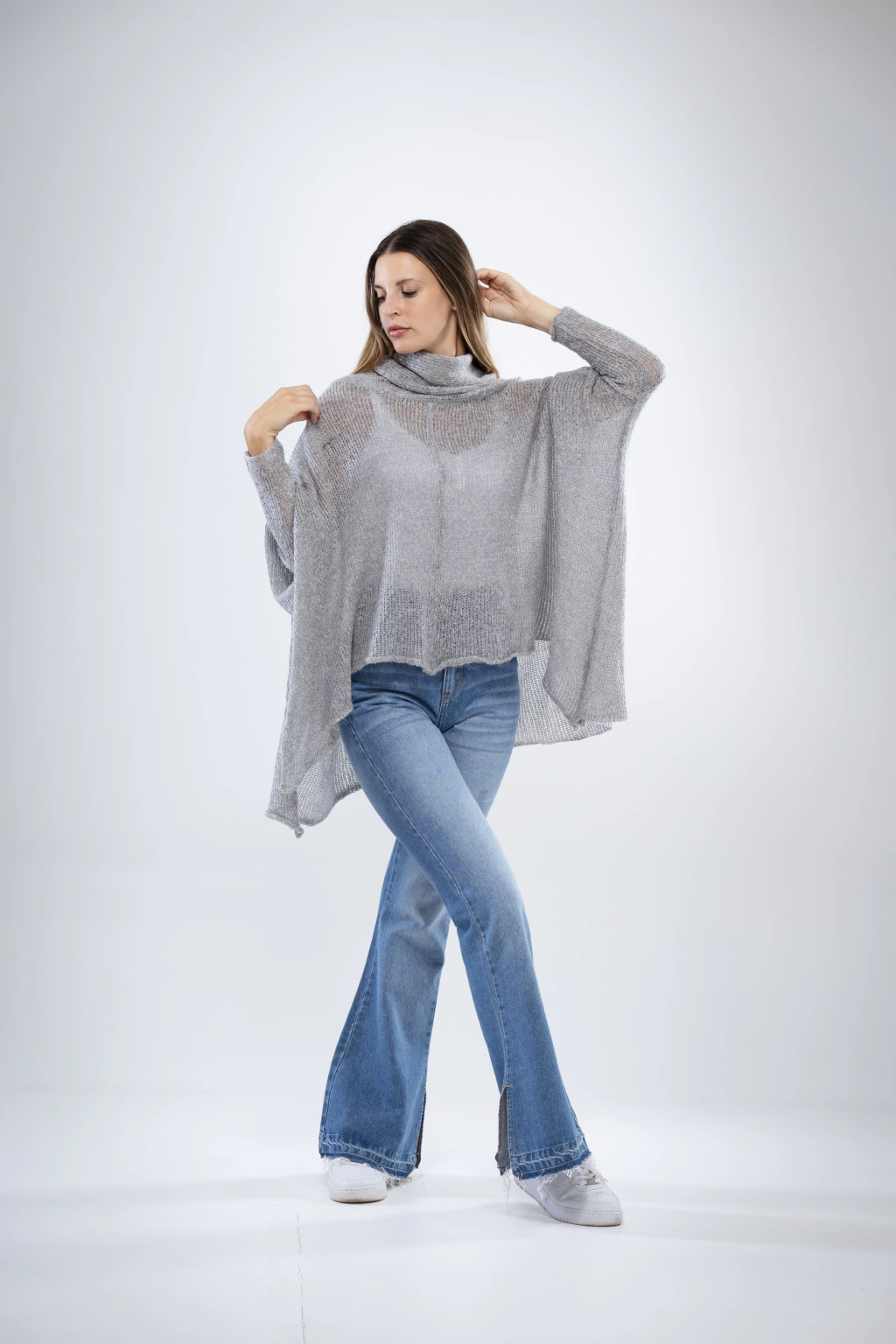 Sweater / Poncho - Poncho / Sweater