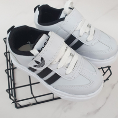 ZAPATILLAS HOOPS BLANCA C/ NEGRO - comprar online