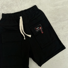 BERMUDA CARGO APLIQUE NEGRO - comprar online