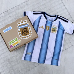 CAJA PERSONALIZADA DÍA DE LA NIÑEZ + CAMISETA ARGENTINA PERSONALIZADA