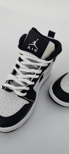 BOTITAS JORDAN BLANCO C/ NEGRO ADULTOS 35 AL 44 en internet