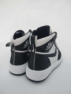 BOTITAS JORDAN BLANCO C/ NEGRO ADULTOS 35 AL 44 - tienda online