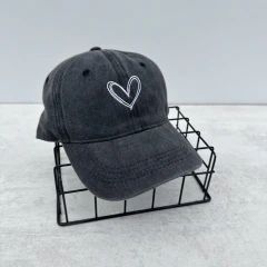 GORRA CORAZÓN BATIK PRELAVADA