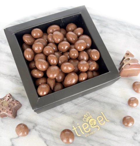 Caja Vino Boutique IV- Almendras+Pasas+Bombones - tienda online