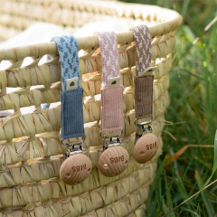 Imagen de BIBS PACIFIER CLIP PORTACHUPETES BRAIDED CLOUD IRON 9401102