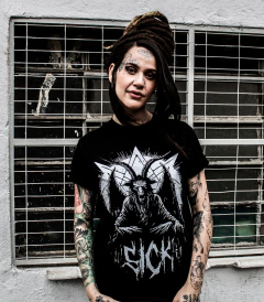 Camiseta Demônio Baphomet na internet