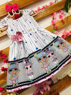Vestido lol traços e coração lacinho rosa infantil
