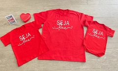 Camiseta seja luz vermelha mãe e filha