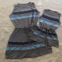 Vestido cinza listra azul marinho e azul claro mãe e filha