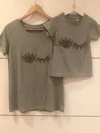 T shirt olho piscando mãe e filha