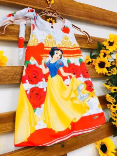 Vestido Branca de Neve maças e rosas modelo Bruna infantil