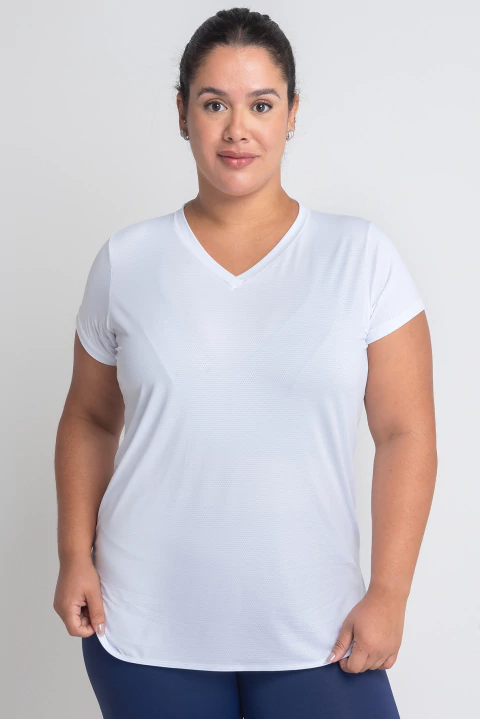 Blusa Manga Curta Decote V DryFit Plus Size - comprar online