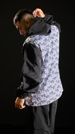 ANORAK SUPREME en internet