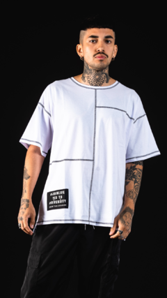 REMERA OVERSIZE SR. BORDADOR