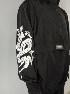 ANORAK DRAGÓN BLACK - comprar online