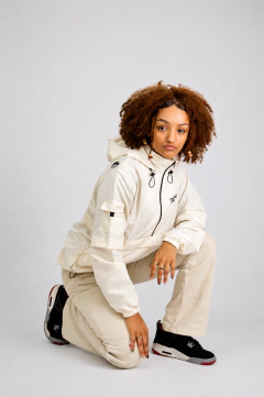 Jaqueta Corta Vento Anorak Camaleão Urbano Capuz Offwhite - loja online