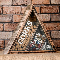 Imagem do Triângulo Porta Rolhas / Tampinhas / Anéis - Feito em Madeira Maciça