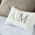 Capa de Almofada Retangular Monograma Bordado Personalizado 2 Iniciais - 14 dias úteis para produção - AM HOME DECOR