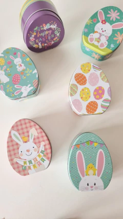 Latas con conejitos. Medida 9x11x4,5 cms. Precio por unidad. - comprar online