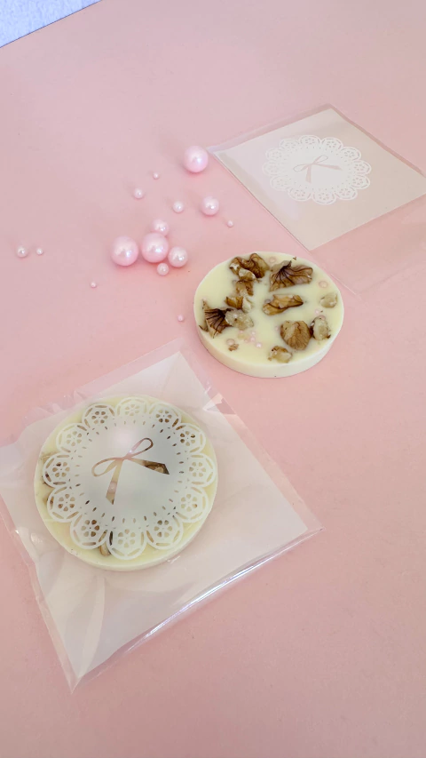 Bolsa opp "Blonda con moño" 7x7cms. Pack por 10 unidades.