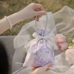 Bolsa de tela de saten. Varios colores disponibles. Precio por unidad.