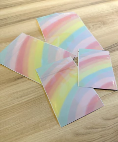 Bolsa arcoiris pastel con cierre hermético. 4 tamaños disponibles. Precio por unidad. en internet