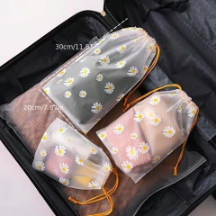 Bolsa para ropa margaritas. Cierre con cordón. 3 tamaños disponibles. Precio por unidad. - comprar online