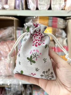 Bolsa arpillera floral 3. Precio por unidad. - comprar online